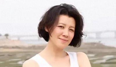 ​她本是豪门阔太，被导演喊来临时救场意外走红，50岁仍然片约不断