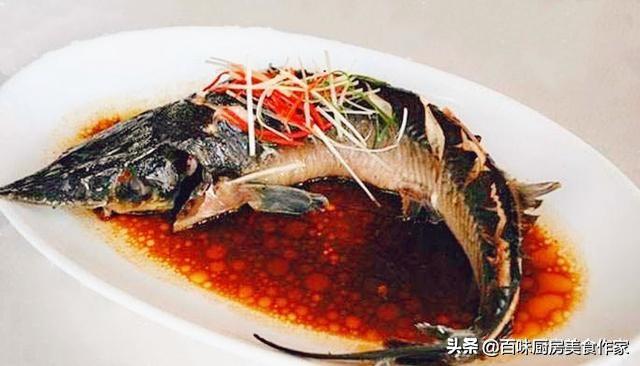 鲟鱼为什么要用热水烫(鲟鱼热水烫完发红怎么回事)