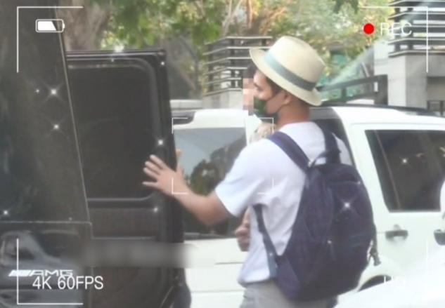 袁弘带儿子逛街被偶遇，单手抱娃动作娴熟，四坨小脸圆润坐姿乖巧