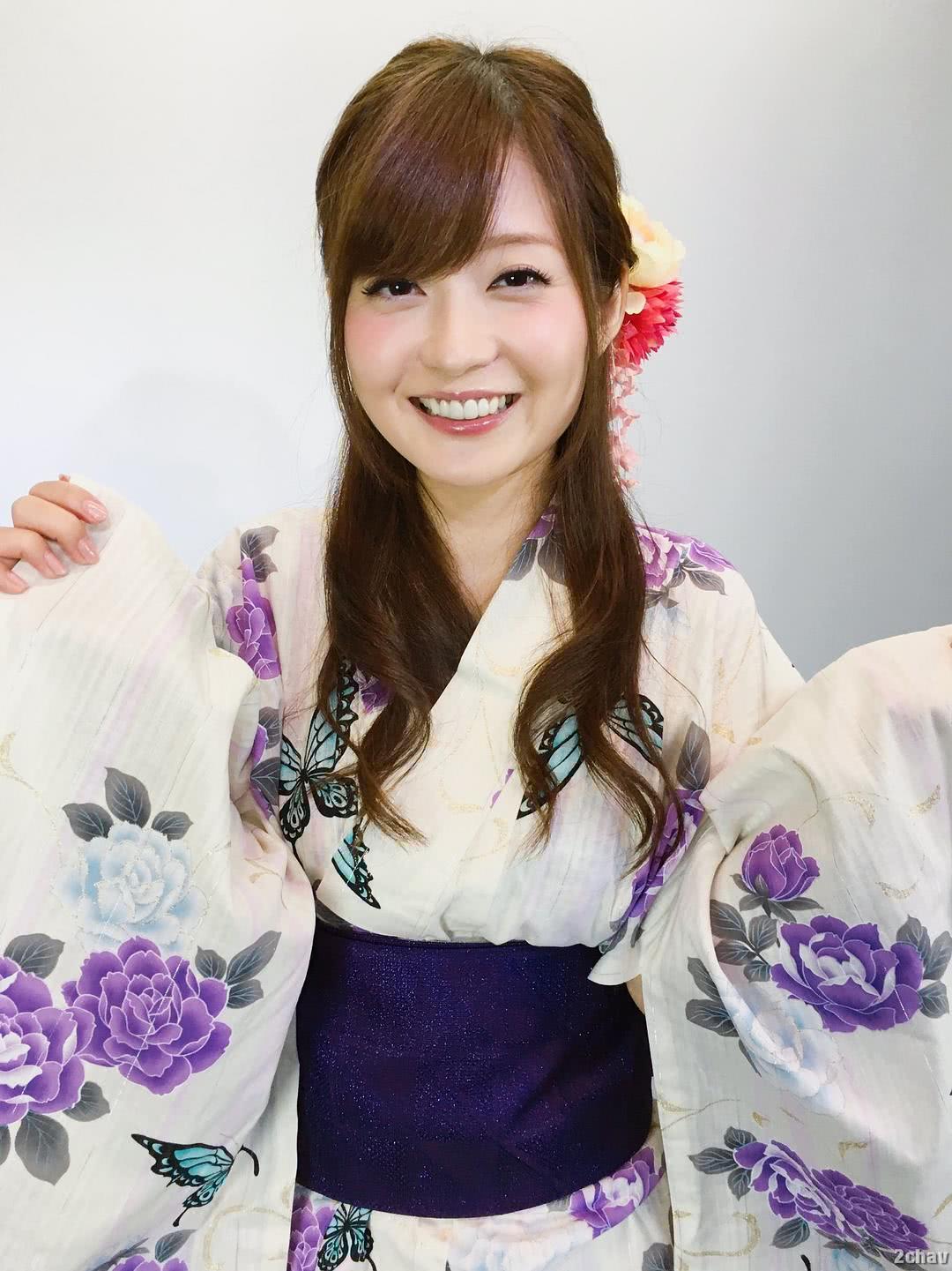 石原莉奈个人资料写真作品