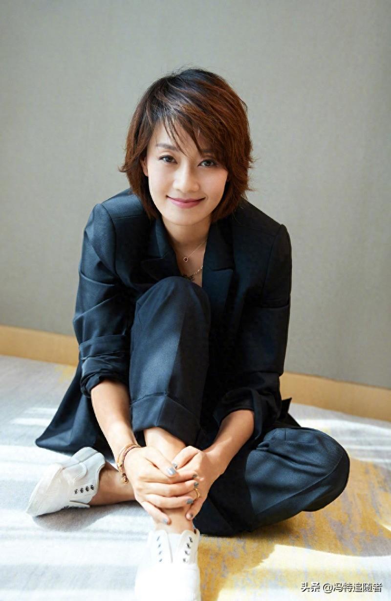 《奋斗》三大女主演现状，一个已离婚、一个深陷绯闻、一个仍单身