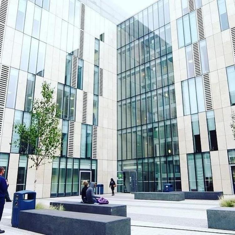 为什么都选择去英国留学「为什么巨星都爱去英国留学还不是因为英国院校太优秀」