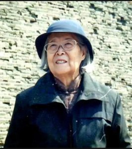​2003年，傅冬菊的一张生活照，北平解放居功至伟，后半生非常低调