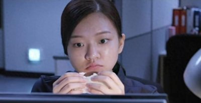 ​《办公室》：韩国电影揭秘职场真相，让人沉思不已。