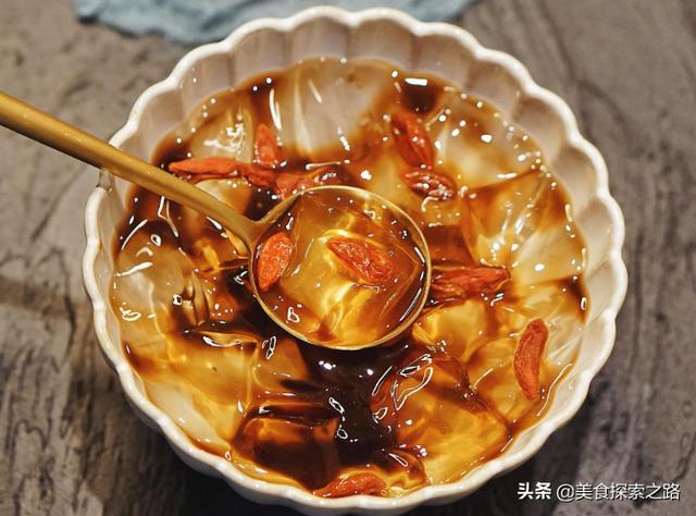 夜市摆地摊最简单卖什么好（新手摆地摊卖什么好）(5)