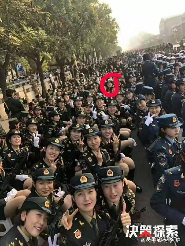 国庆70周年阅兵女兵方队名单组图 河南新蔡一朵花靓丽女兵方队(3)