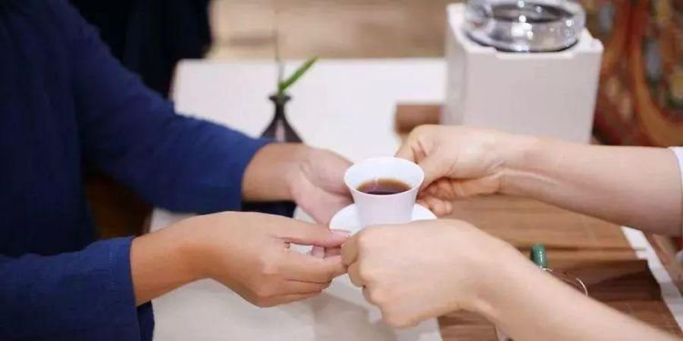 倒茶的礼仪和注意事项,给领导倒水注意事项
