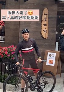 ​彭于晏街头骑车肌肉抢镜，曾为电影暴瘦32斤，现在男神又壮回来了