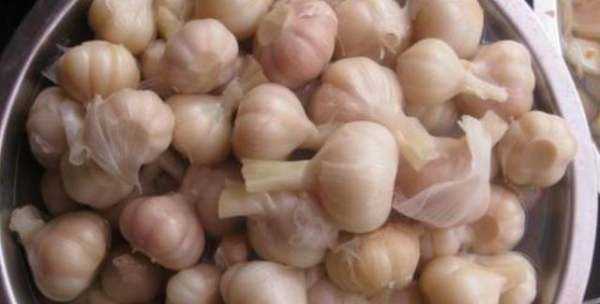 泡蒜怎么做又脆又好吃,泡蒜怎么做又脆又好吃麻辣图10