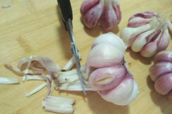 泡蒜怎么做又脆又好吃,泡蒜怎么做又脆又好吃麻辣图3