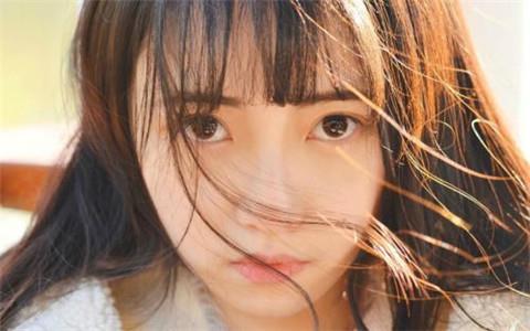 早上起床怎么跟女朋友打招呼 早上起床怎么撩妹子