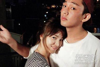 ​宋慧乔刘亚仁在一起了？晒多张亲密照