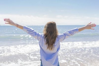 ​小说：爸妈被害死，女儿为了报仇，竟千方百计嫁入了仇人家中