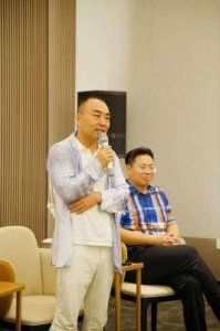 ​陕西知名歌手十三狼因脑溢血去世，享年58岁