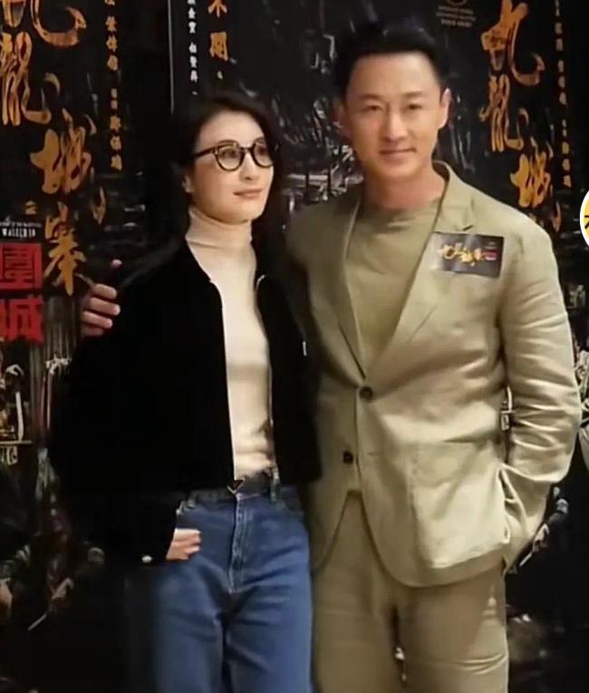 TVB视后出席婚礼大晒傲人身材 与老公同框似父女？