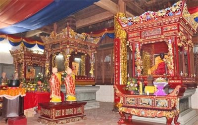 ​1966年，距今1300年的六祖慧能肉身被剖，五脏六腑被扔，游街示众