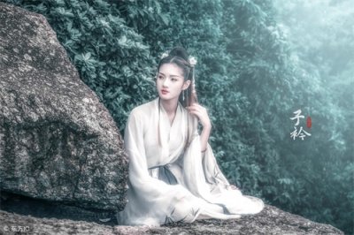 ​小说：刚穿越来就遇饥荒，好在她有秘密空间，而且早就存放了粮食