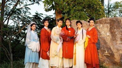 ​秦钟是个什么样的人？红楼梦里旁敲侧击怎么样夸他