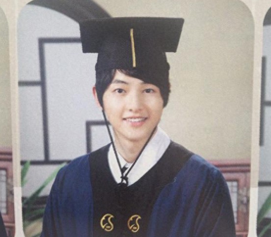 《太阳的后裔》宋仲基童年长这样？学生时代的他堪称学霸+校草