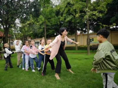 ​老师荐书｜读《火鞋与风鞋》，让孩子遇见更自信、更快乐与更大度的自己