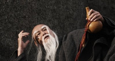 ​金庸武侠小说的惊人秘密：斗酒僧的真实身份震撼揭晓！