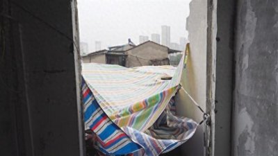 ​《江汉风》暖冬行动 | 居民家中起火波及隔壁 街道商会送温暖