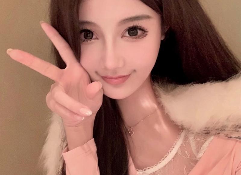 男生喜欢你的十个动作，主动找借口和你接触