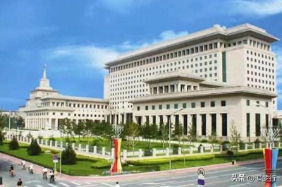 ​王忠心：两次退伍被召回，晋升为“比将军还少”的一级军士长