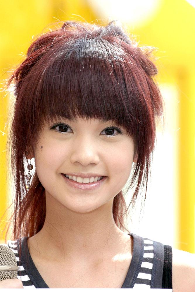 杨丞琳个人资料简介演过的电视剧(杨丞琳的感情有多坎坷?千帆过后,定情李荣浩,如今终得幸福)