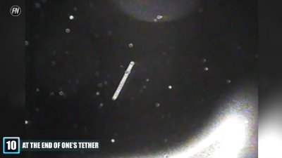 ​10张惊悚的太空照片：美国在月球有核基地？火星上曾出现人影？