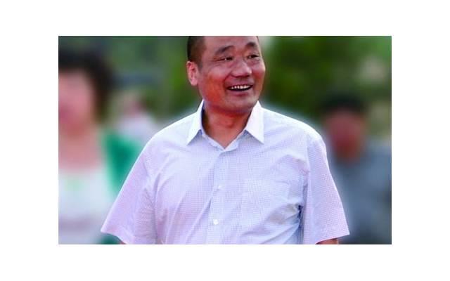 父亲一年住院5次，我跟妻子心力交瘁：他要的孝顺我们真的做不到