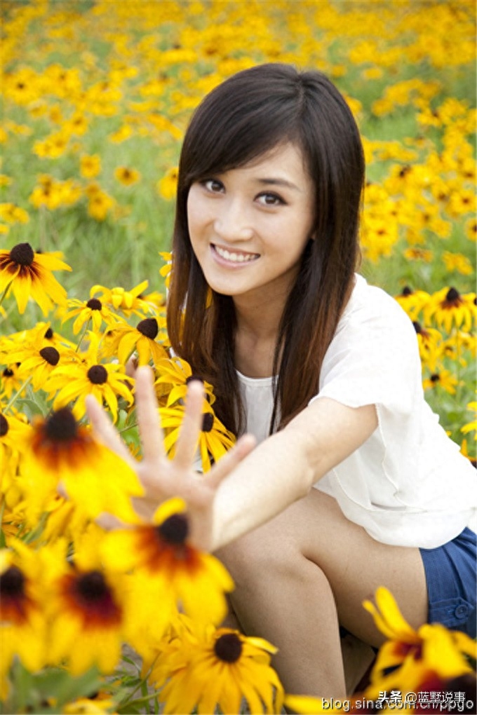 《乡村爱情》小李老师唐艺兮的戏里戏外,一个率真美丽的女孩