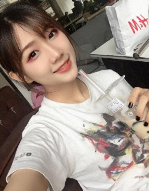 网红钟婷:抖音公认女神,走红并非偶然,好剧本高演技是关键