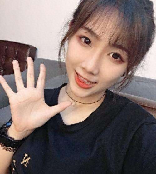 网红钟婷:抖音公认女神,走红并非偶然,好剧本高演技是关键