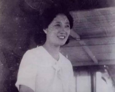 ​夏之时从青楼救出董竹君，还带她去日本留学，结果晚年成了陌生人