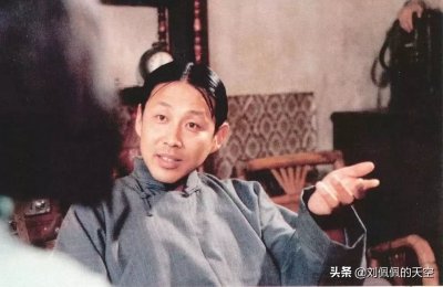 ​围城改编自什么的同名长篇小说（电视剧围城改编自谁的作品）
