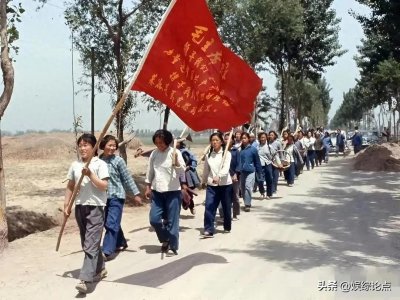 ​35张70年代老照片，70年代人们的生活是这样的