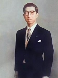​裕仁天皇御弟崇仁，计划刺杀东条英机，自任总司令然后向中国投降