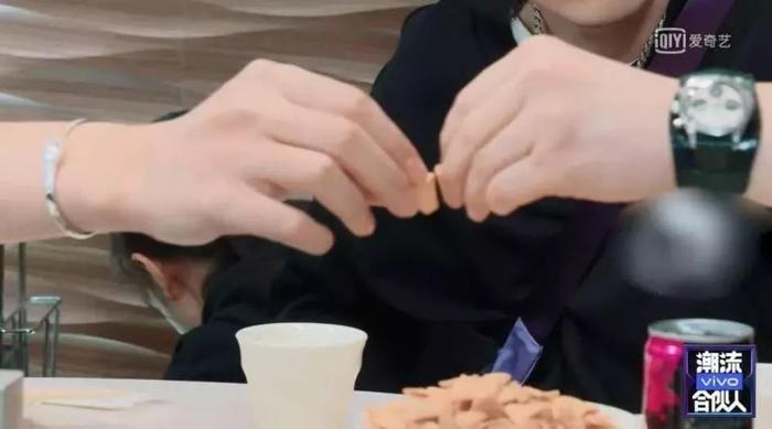 《潮流合伙人》变吃播综艺?潘玮柏也太“下饭”了!