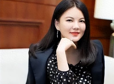 ​李湘风波再发酵！家境被扒底朝天，父母身份曝光，原来何炅没说错